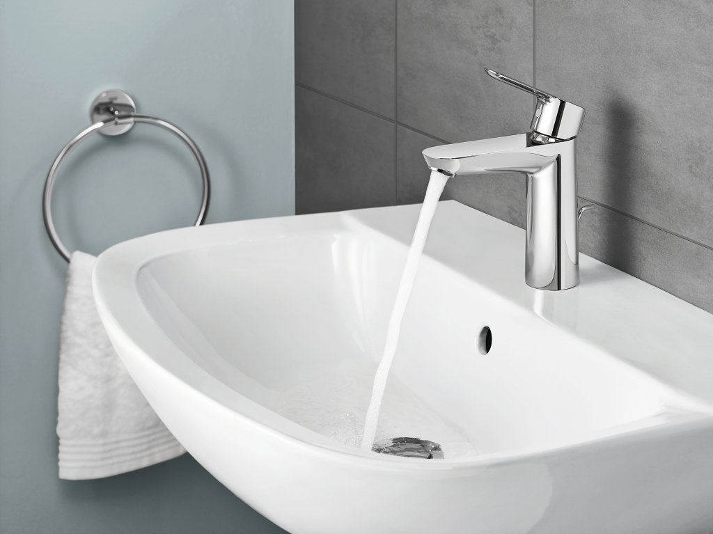  Απεικονίζεται η μπαταρία της Grohe σε έναν χώρο μπάνιου