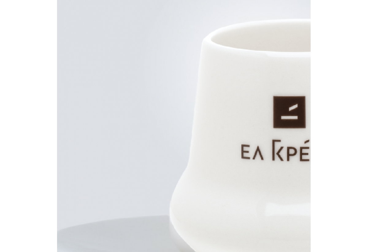 Εστιάζεται ο σχηματισμός της κούπας.