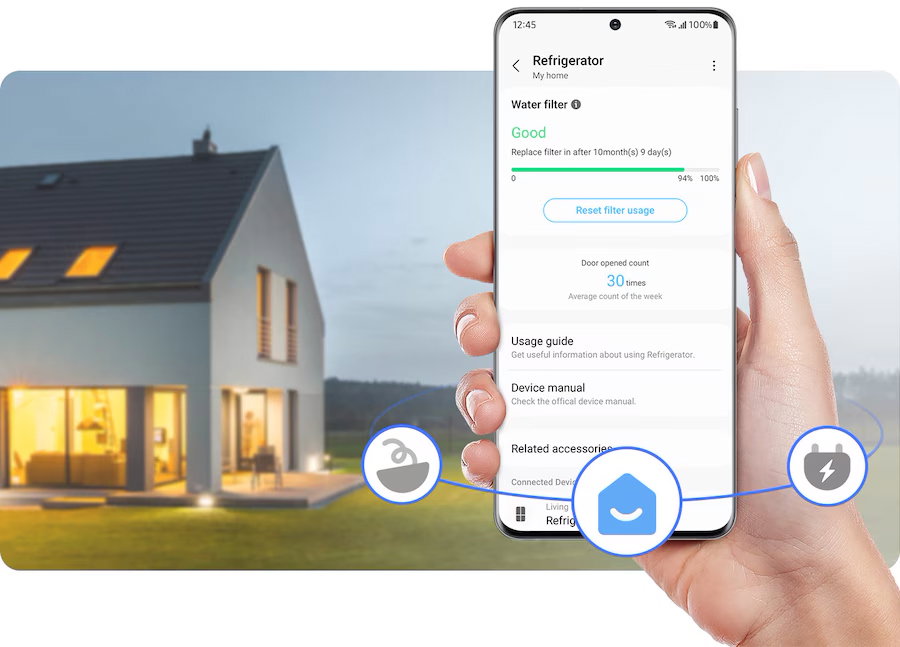 Ένα άτομο χρησιμοποιεί το SmartThings Home care και φροντίζει για τη λειτουργία της συσκευής.