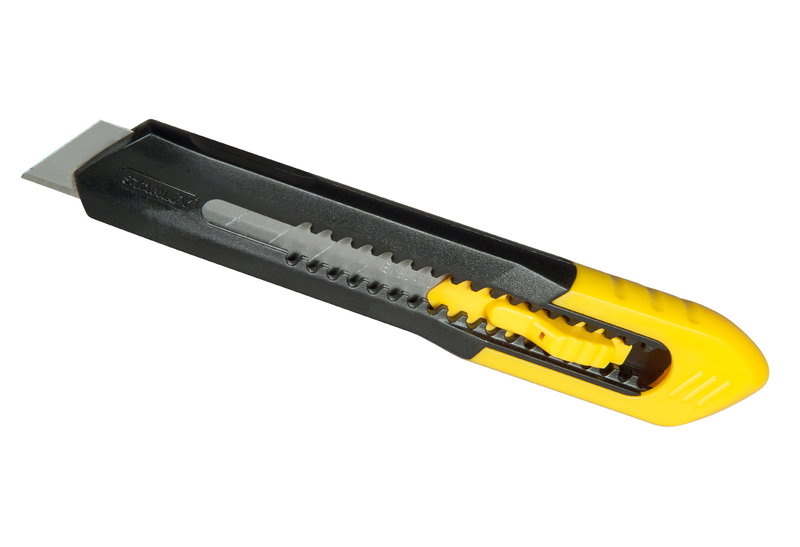 Κόφτης Stanley Πλαστικός με Λάμα 18mm
